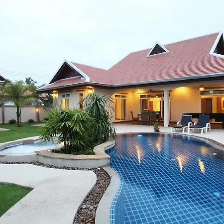 The Chase & Foxlea Villas